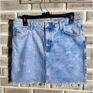 Zara denim raw hem mini skirt. Size large